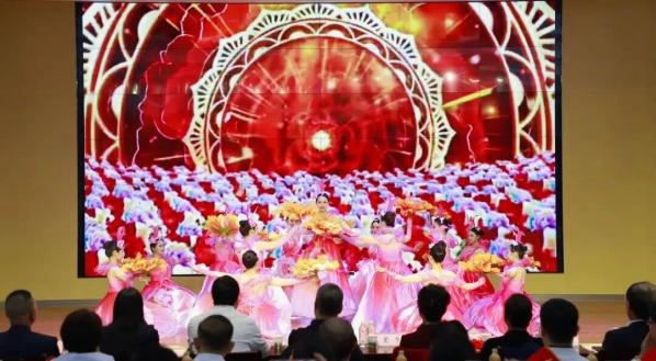 靈蛇銜譽(yù)辭舊歲，駿馬揚(yáng)蹄啟新程！ ----高新護(hù)理人風(fēng)采